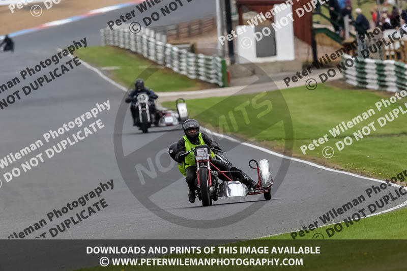 Vintage motorcycle club;eventdigitalimages;mallory park;mallory park trackday photographs;no limits trackdays;peter wileman photography;trackday digital images;trackday photos;vmcc festival 1000 bikes photographs